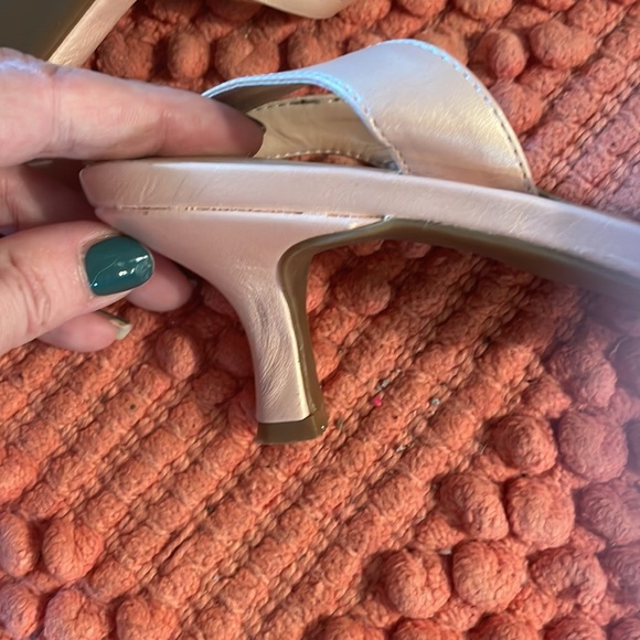 sonata 7 1/2 heeled shoes a nudeish peachish in color bran new never worn - Picture 5 of 11